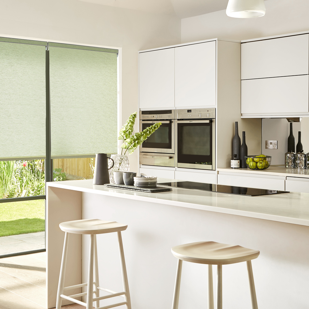 TS 2023 CFWD GRAIN LIME ROLLER BLIND KITCHEN 01