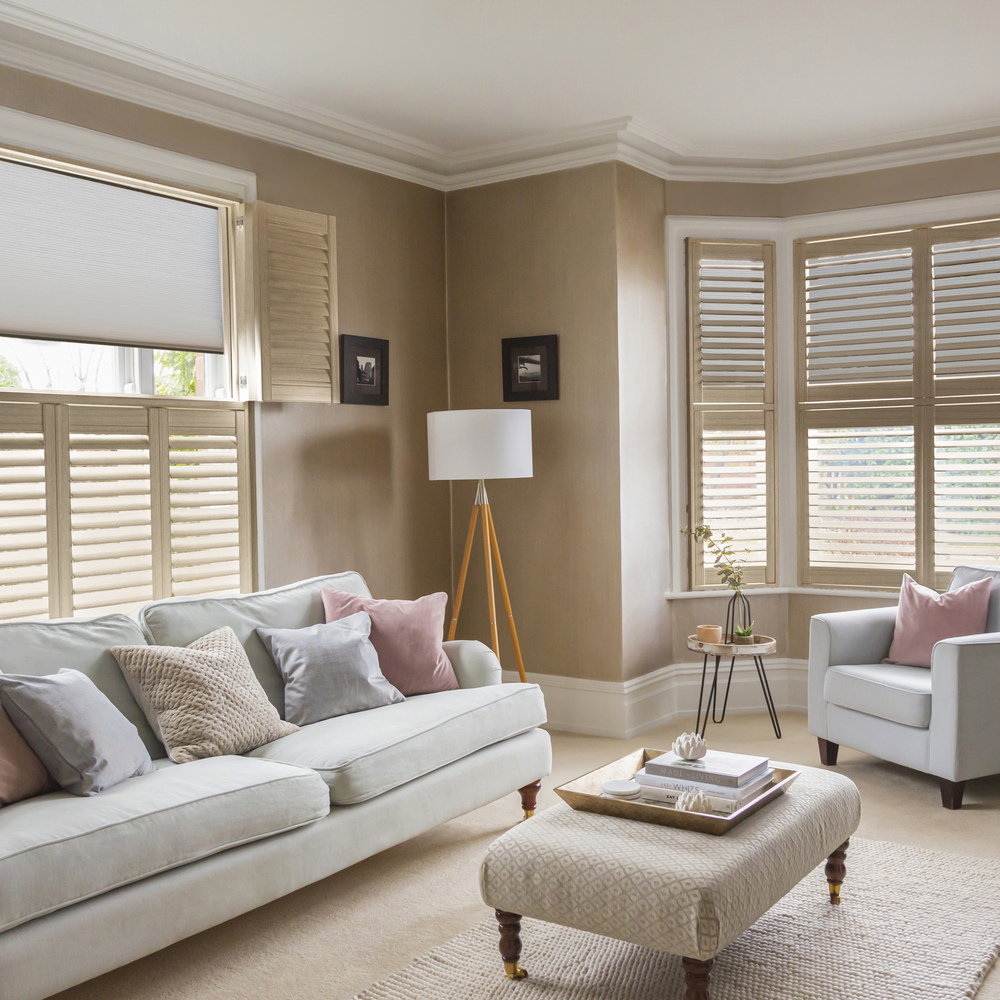 TS 2022 SHUTTERS GOLDEN FALL DUETTE DIM OUT BONE LOUNGE LANDSCAPE01