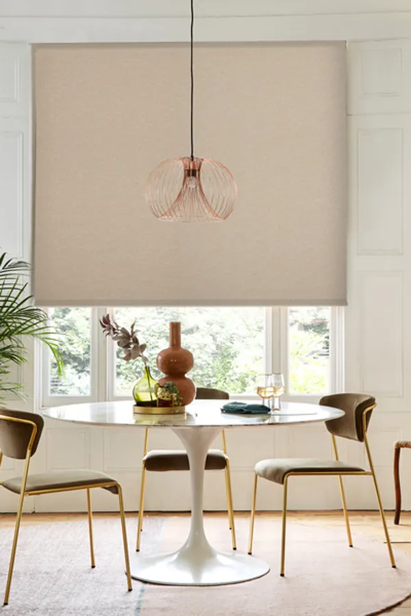 TS 2023 CFWD ODELL BLACKOUT PRALINE DINING ROOM 01