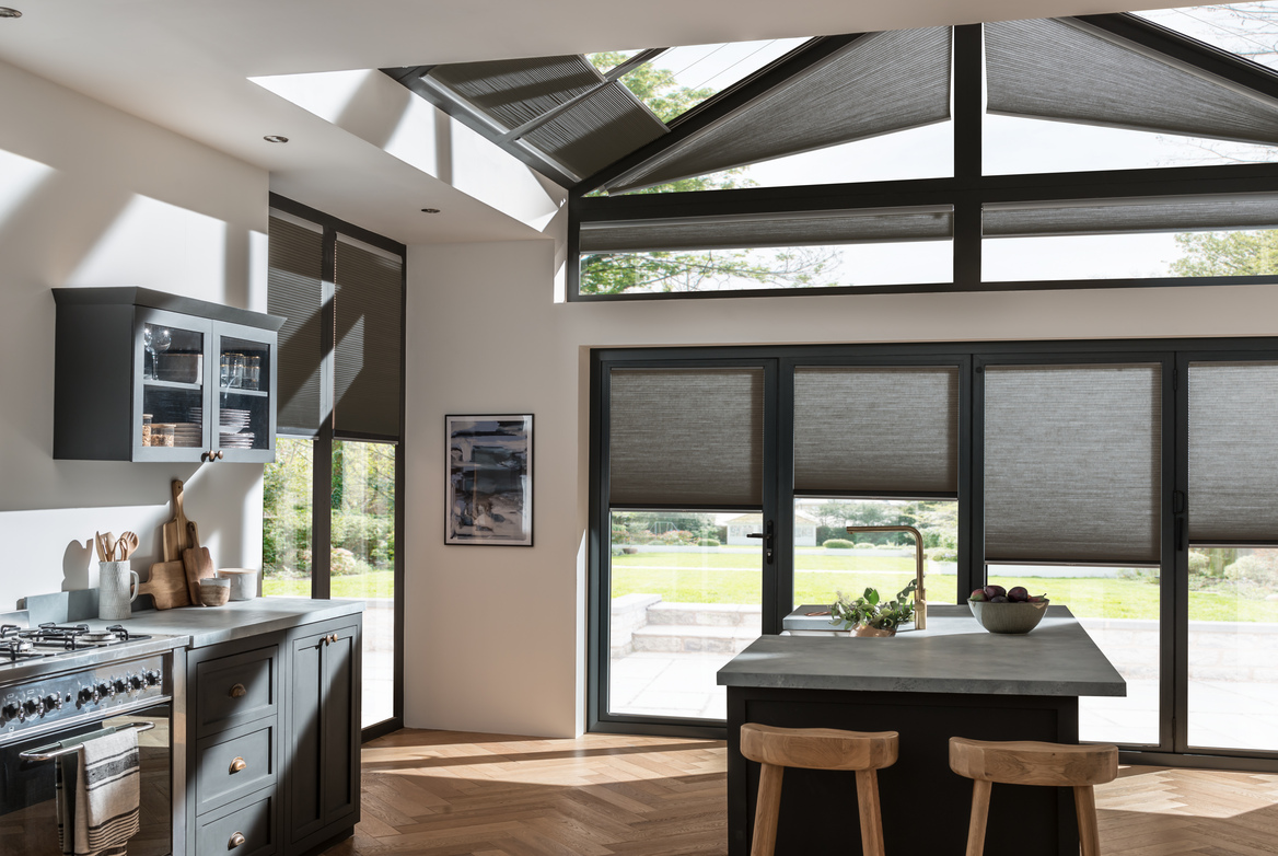 TS Duette Elephant Kitchendiner R1 Set1 Shot3 Main Open