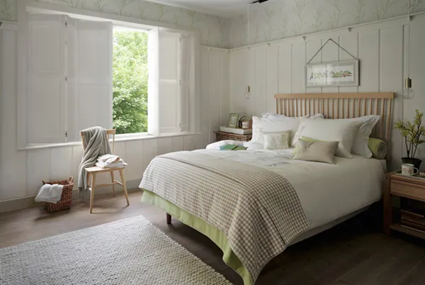 Solid Shutters Landing Gallery Image 1 887X594