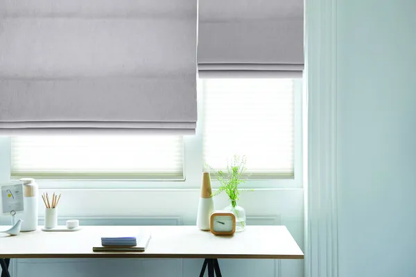 TS 2023 FOXLEY LAVENDER FOG ROMAN BLIND DUETTE ALABASTER PORTRAIT 01