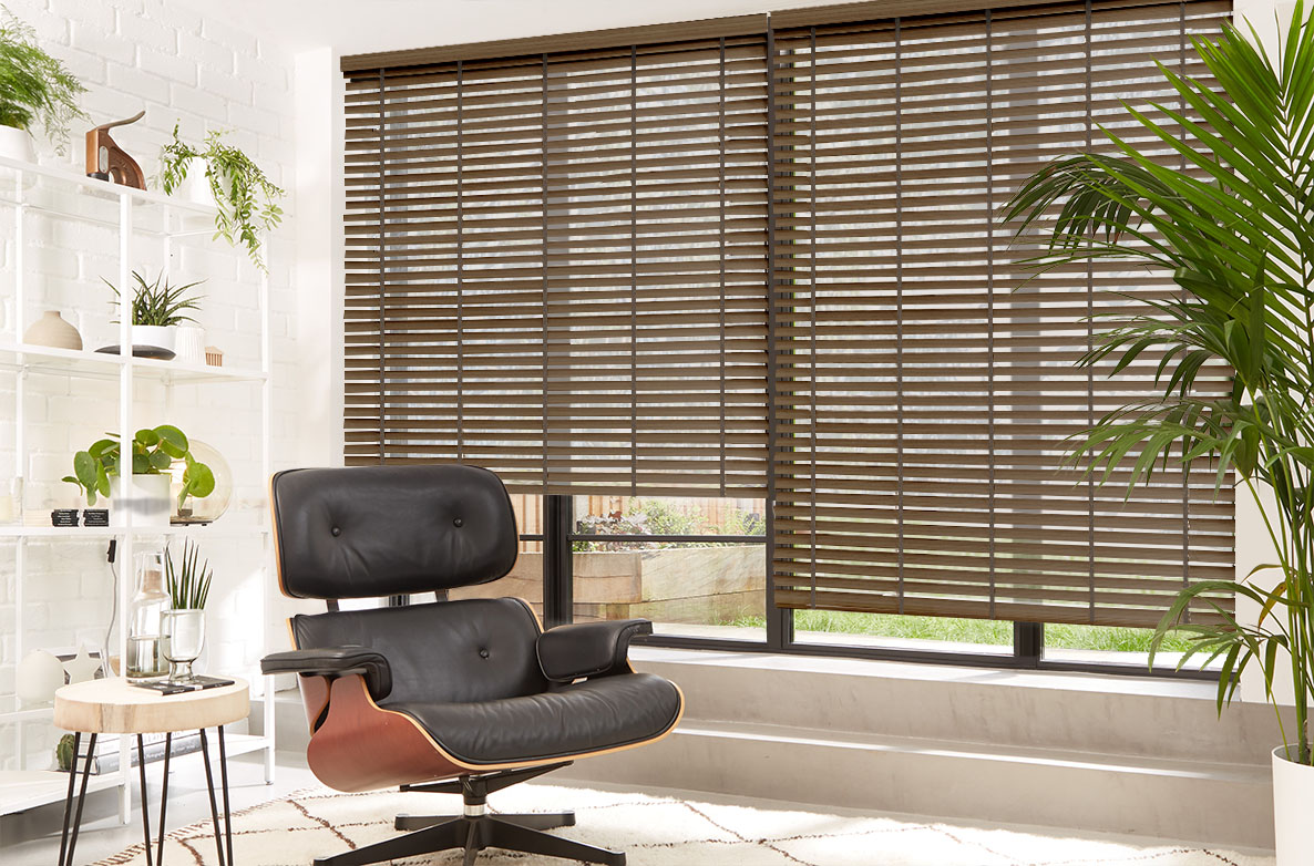 Ts 2021 Wood Venetian Roomset Pecan Earth Tape 1168X782