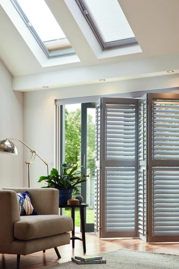 TS BURLEY DUETTE BRIGHT WHITE TRACKED DOORS PEBBLE LANE