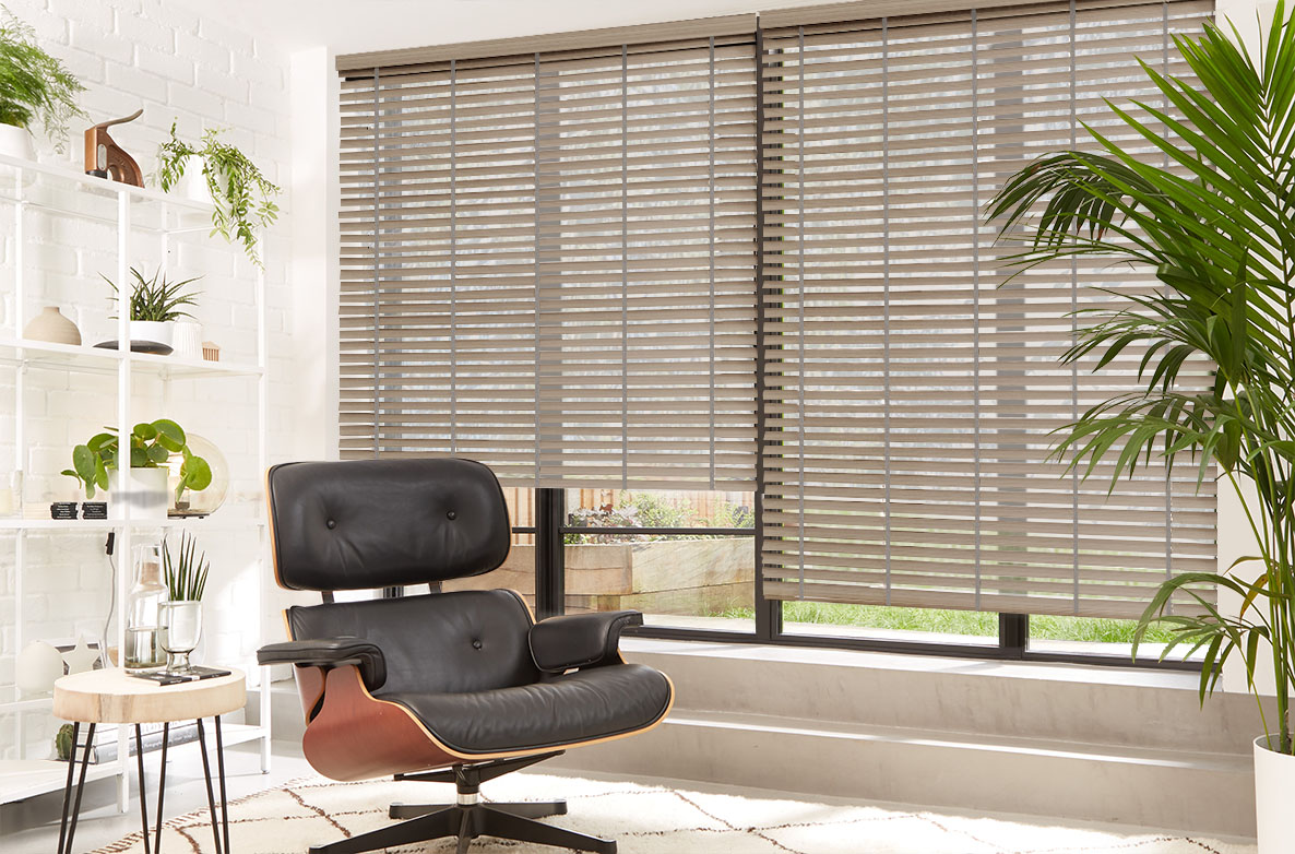 Ts 2021 Wood Venetian Roomset Driftwood Taupe Tape 1168X782